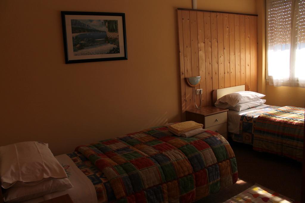 Hotel Poggio D'Oro Riva di Solto Extérieur photo