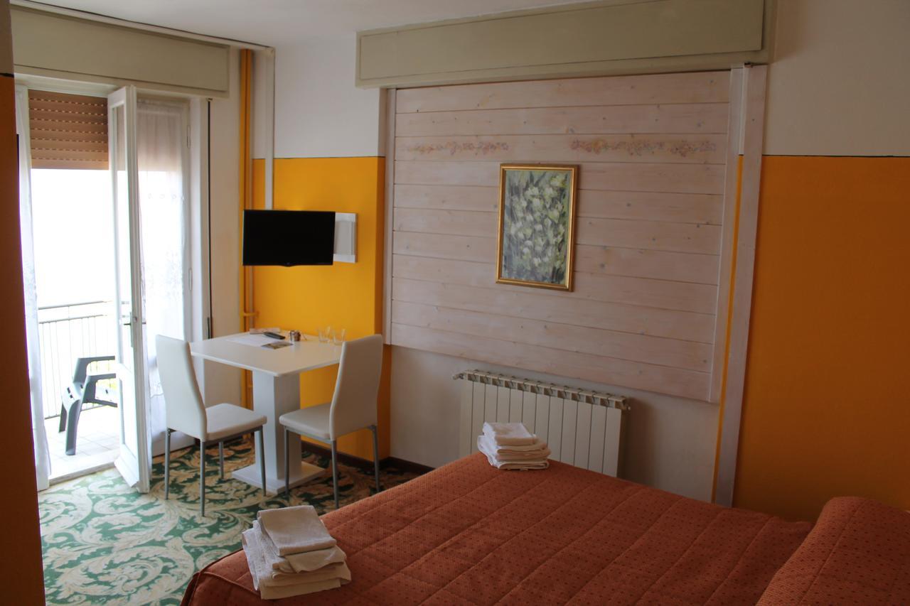 Hotel Poggio D'Oro Riva di Solto Extérieur photo