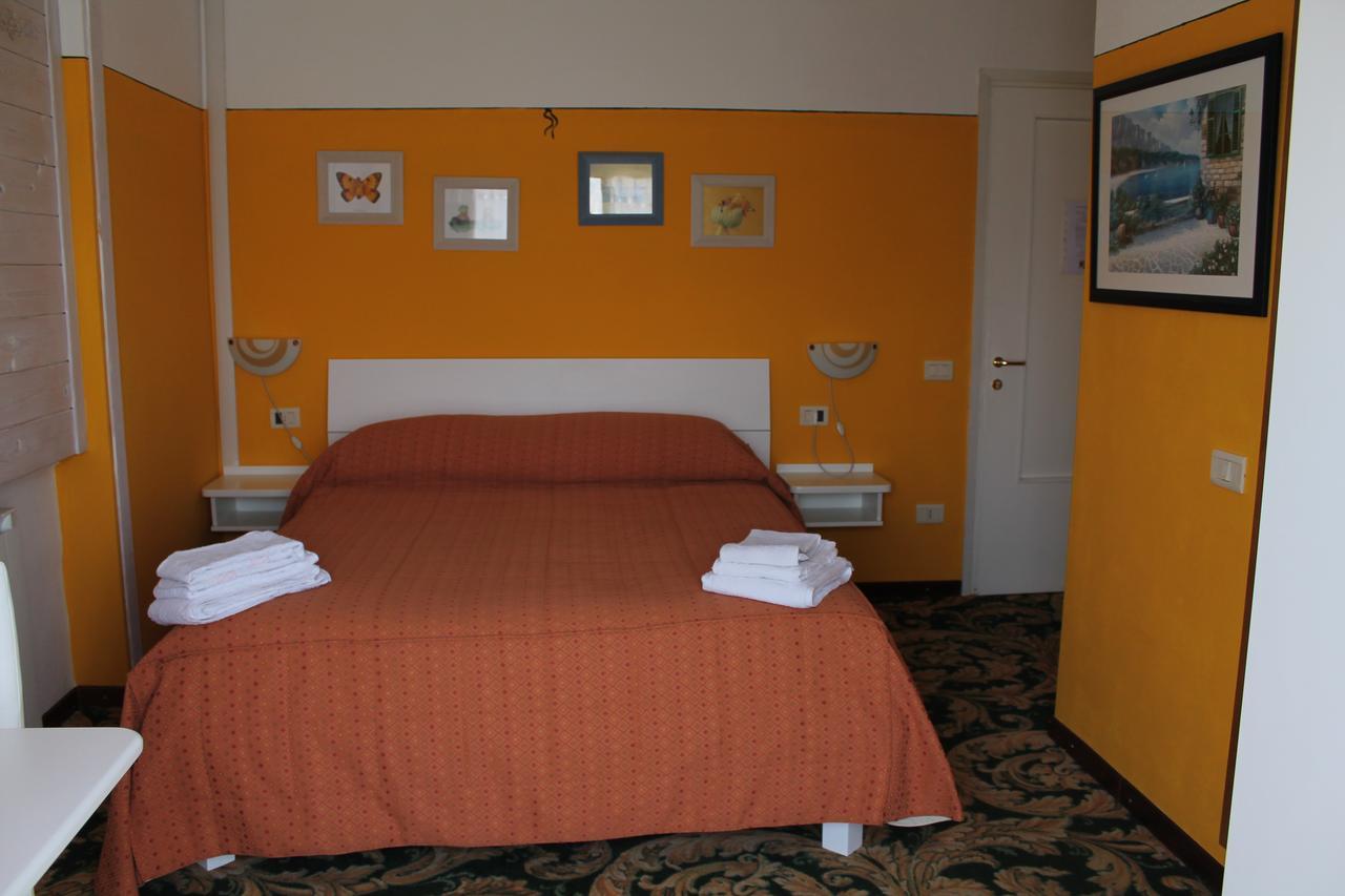 Hotel Poggio D'Oro Riva di Solto Extérieur photo